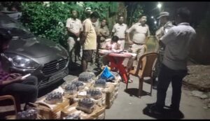 গোপন সূত্রে খবরের ভিত্তিতে ধূপগুড়ি থানার পুলিশ অভিযান চালায়, অভিযান চালিয়ে বিপুল পরিমান নিষিদ্ধ কাফ সিরাপ সহ দুইজনকে গ্রেপ্তার করে